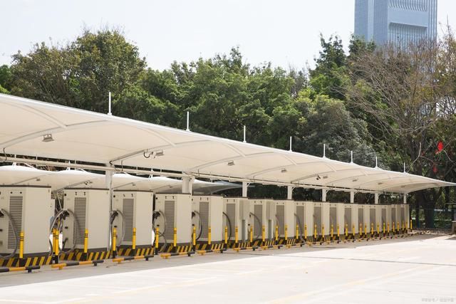 同仁市充电桩车棚